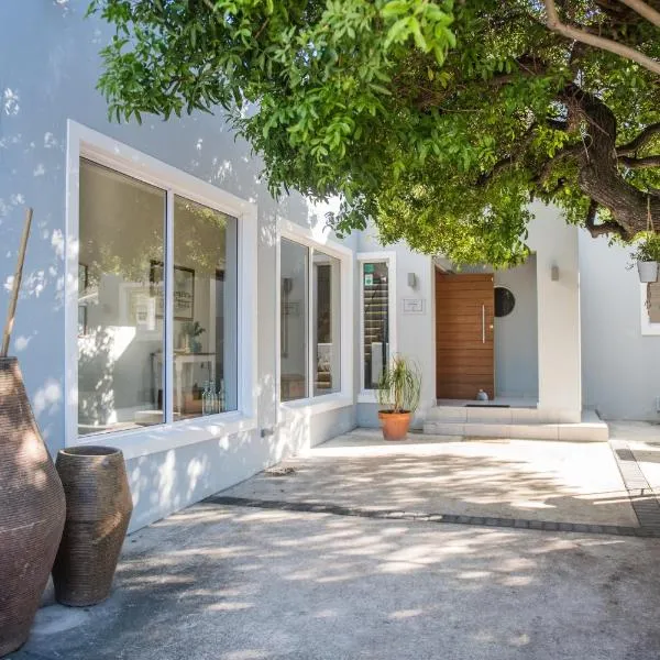 The Whale on Main B&B，位于赫曼努斯的酒店