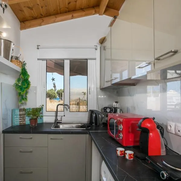 Marco Beach Tiny House，位于法里拉基的酒店