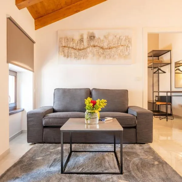 AAA Apartments & Rooms with free private parking，位于普拉的酒店