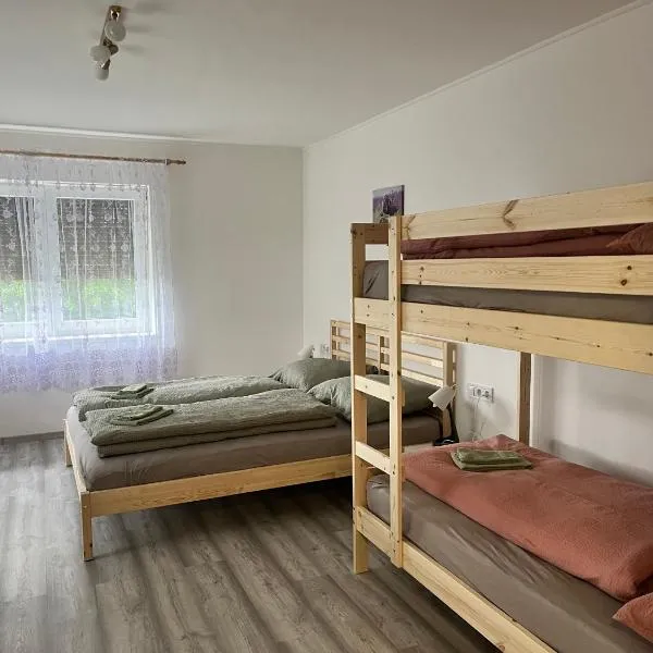 Kozákov Apartmány - první patro，位于赫鲁巴斯卡拉的酒店