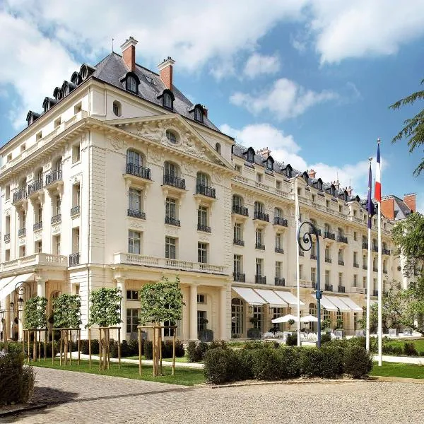 Waldorf Astoria Versailles - Trianon Palace，位于凡尔赛的酒店