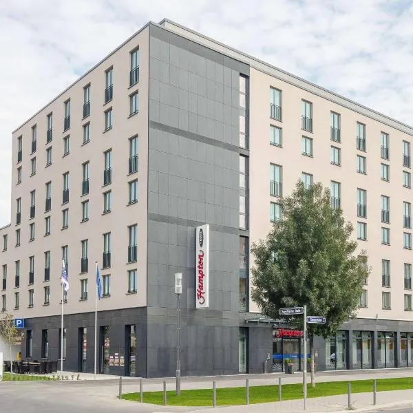 Hampton by Hilton Frankfurt City Centre，位于陶努斯山麓施瓦尔巴赫的酒店