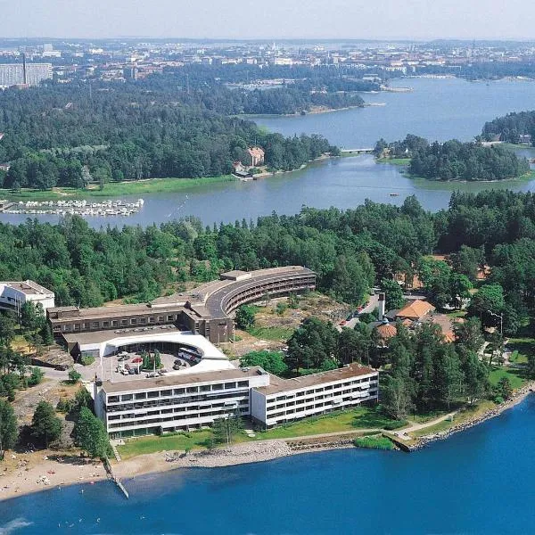 希尔顿赫尔辛基卡拉斯塔佳图帕酒店，位于Kauniainen的酒店