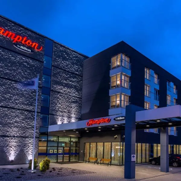 格丹斯克机场希尔顿集团汉普顿酒店，位于茹科夫的酒店