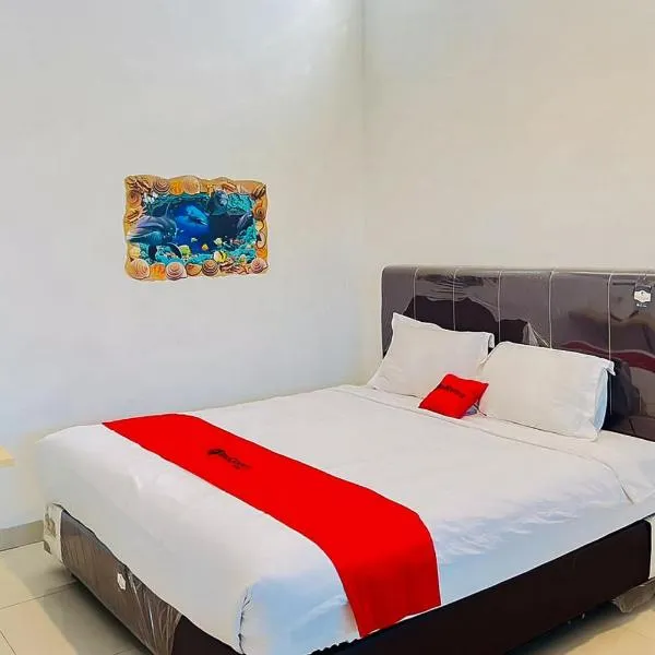 RedDoorz At Damai Guest House Kabanjahe，位于Tigapanah的酒店