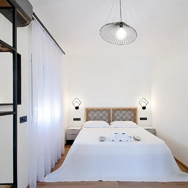 Georgia apartments and suites in town，位于斯基亚索斯镇的酒店