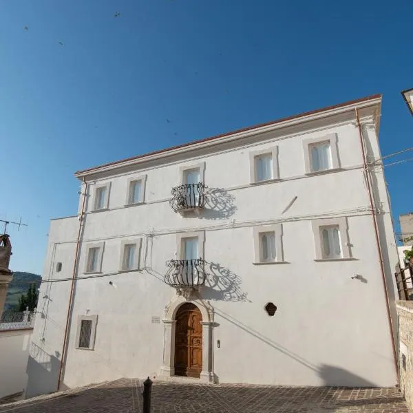Palazzo Tilli，位于Casoli的酒店