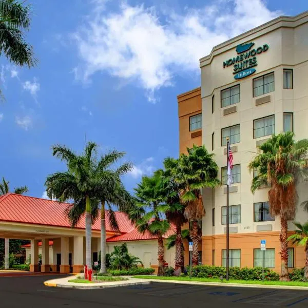 西棕榈滩希尔顿惠庭套房酒店，位于Delta的酒店