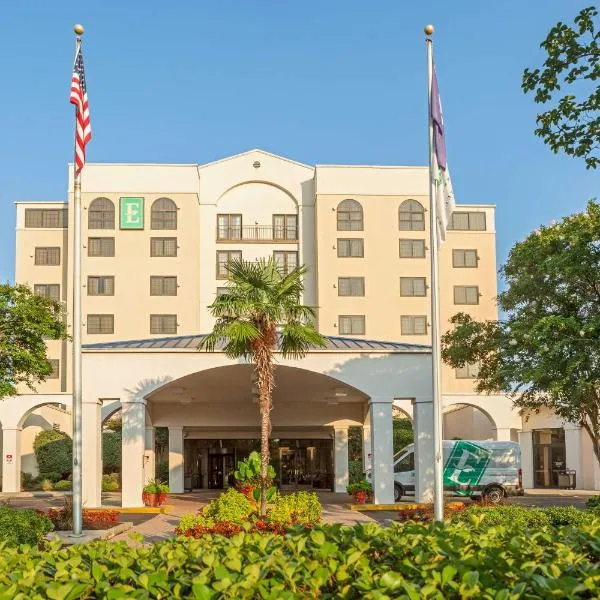 Embassy Suites by Hilton Columbia Greystone，位于哥伦比亚的酒店