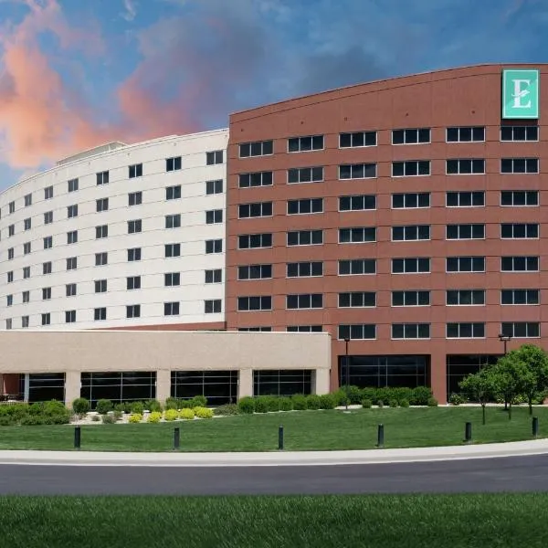 Embassy Suites Loveland Conference Center，位于Johnstown的酒店