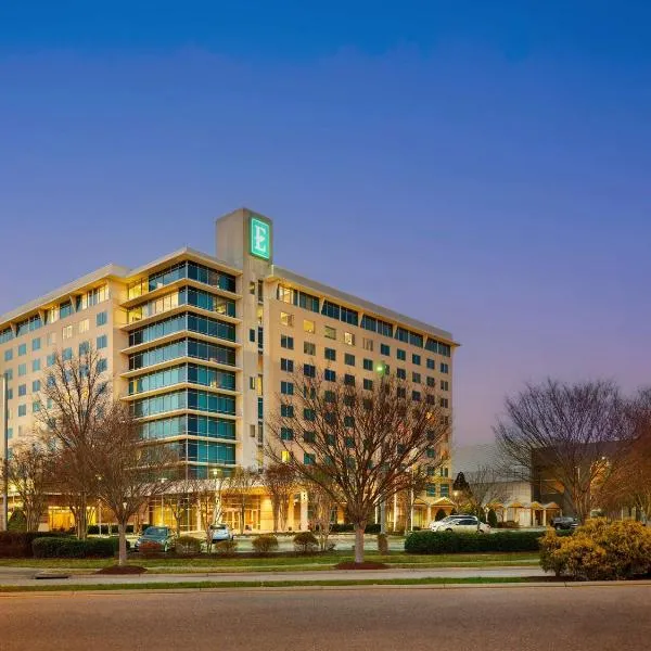 Embassy Suites by Hilton Hampton Convention Center，位于Carrollton的酒店