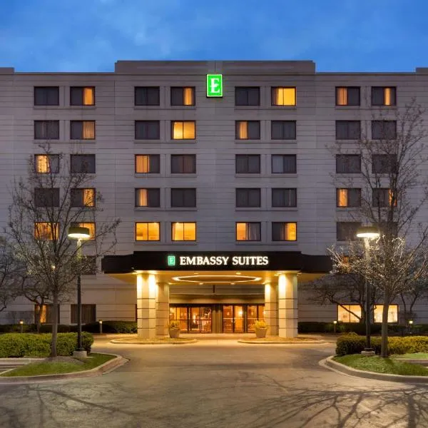 Embassy Suites by Hilton Chicago North Shore Deerfield，位于Prospect Heights的酒店