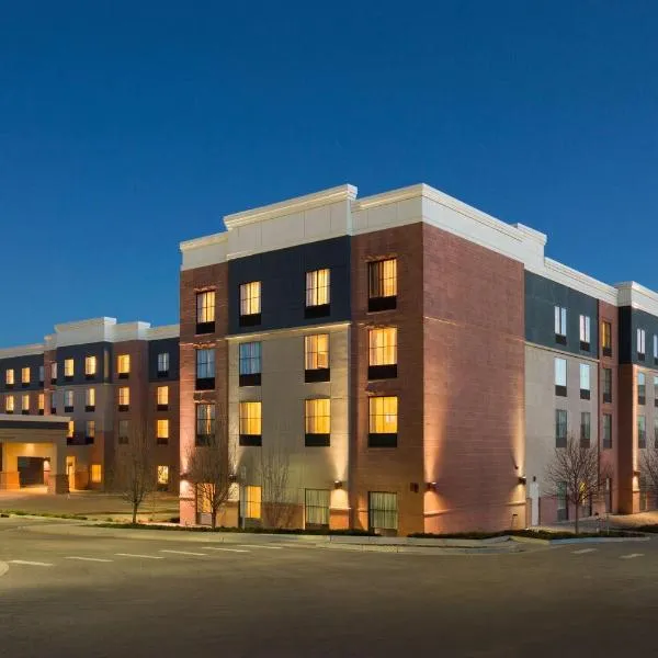 丹佛科技中心希尔顿惠庭套房酒店，位于恩格尔伍德的酒店