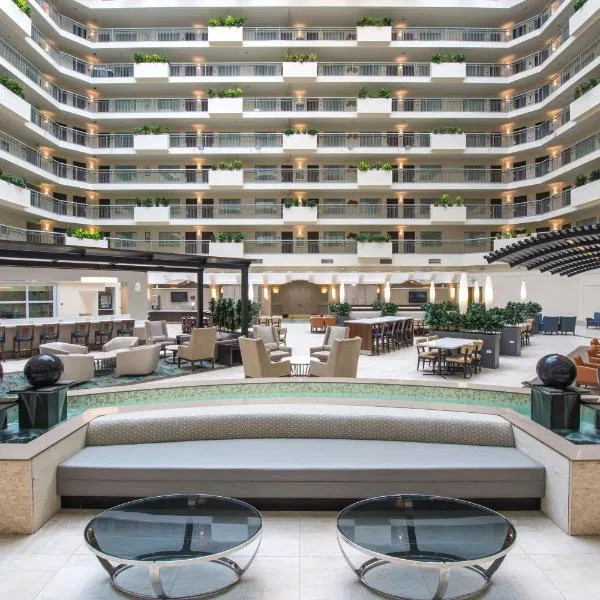 Embassy Suites By Hilton Seattle - Tacoma International Airport，位于塔奇拉的酒店