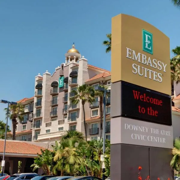 Embassy Suites by Hilton Los Angeles Downey，位于Vinvale的酒店