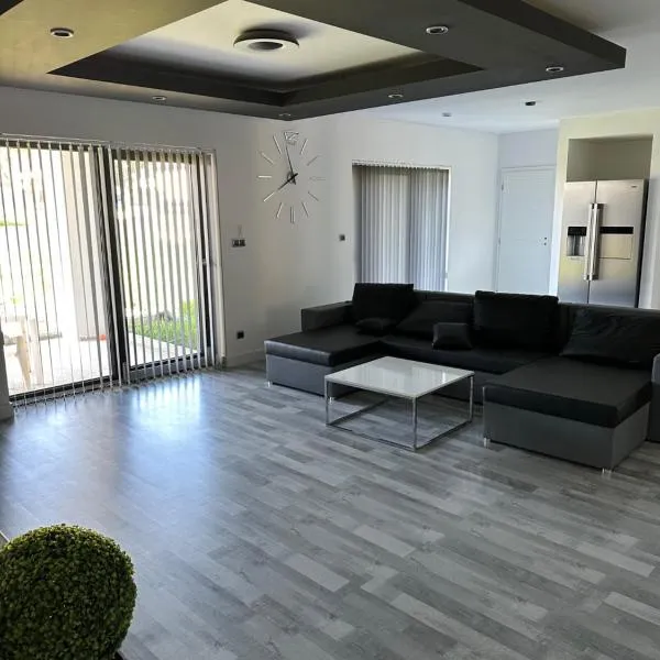 Guesthouse，位于罗兹瓦多夫的酒店