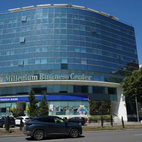 Millennium Hub & Hotel，位于康斯坦察的酒店