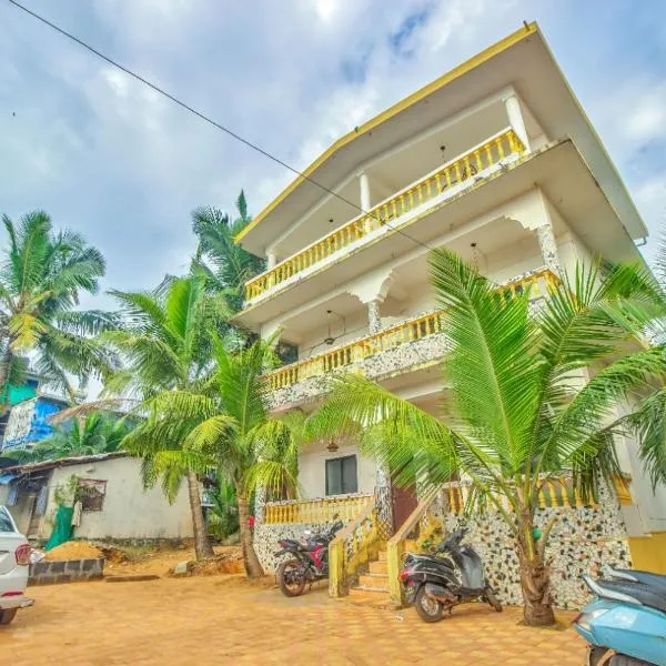 The Baga Domingo 50 meter from the Beach，位于巴加的酒店