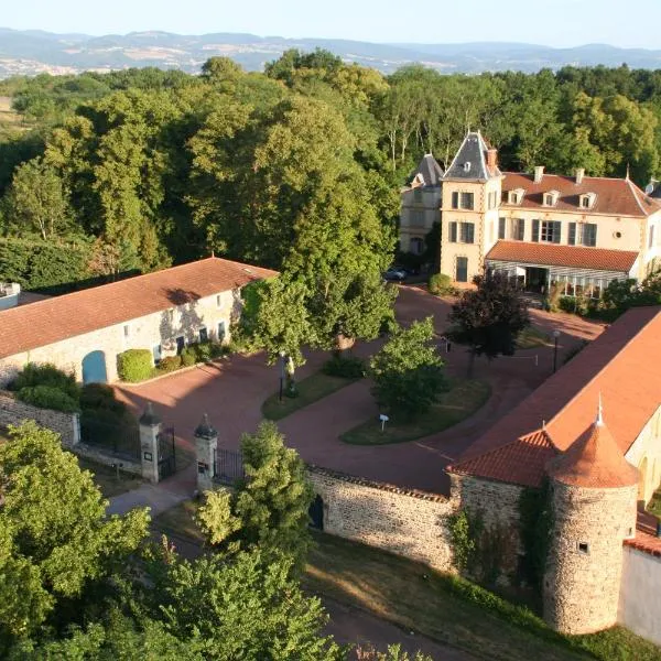 Château de Champlong Table Hôtel **** Golf & Spa，位于Villemontais的酒店