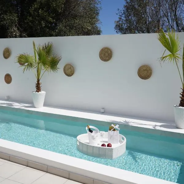 Villa Pastida - Private Pool & Jacuzzi & Central place，位于帕斯蒂达的酒店