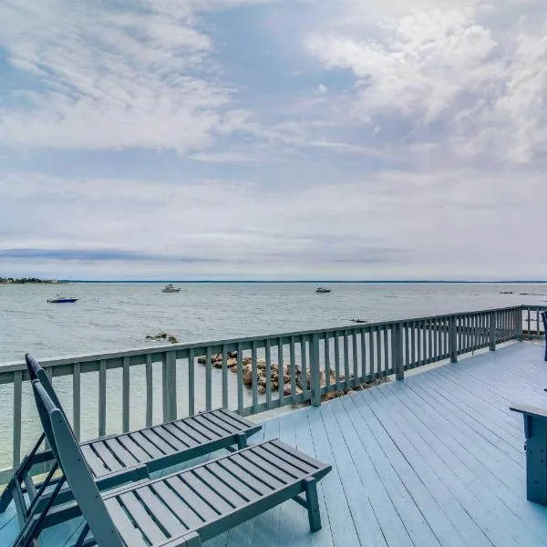 Serene Mattapoisett Home with Private Beach Access!，位于Mattapoisett的酒店