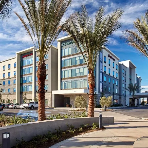 加州长滩机场汉普顿酒店，位于North Long Beach的酒店