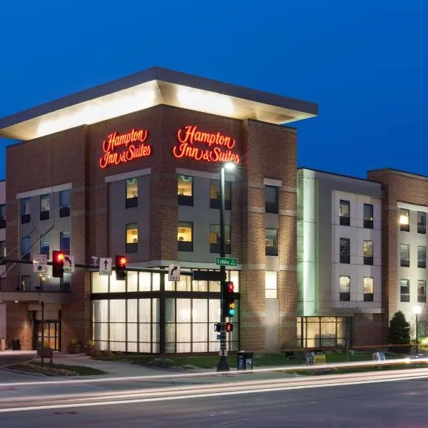 奥马哈市中心汉普顿套房酒店，位于South Omaha的酒店