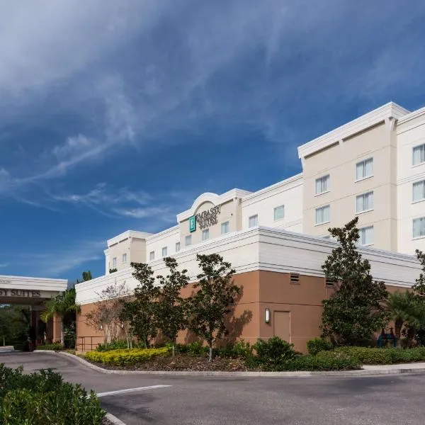 Embassy Suites by Hilton Tampa Brandon，位于里弗维尤的酒店