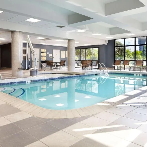 Embassy Suites by Hilton Atlanta Galleria，位于亚特兰大的酒店