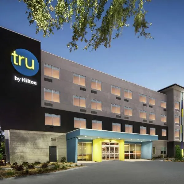 Tru By Hilton Savannah Midtown Ga，位于乔治敦的酒店