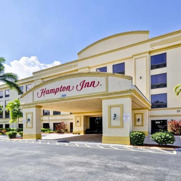 棕榈滩花园汉普顿旅馆，位于朱诺海滩的酒店