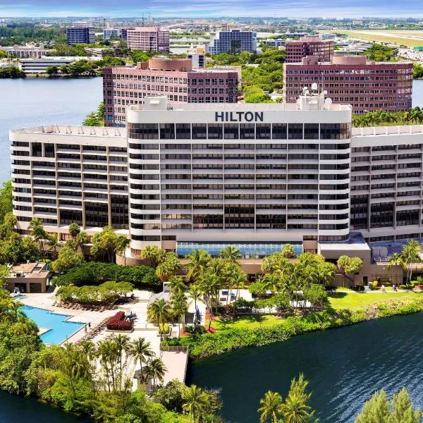迈阿密机场蓝色泻湖希尔顿酒店，位于海里亚市的酒店