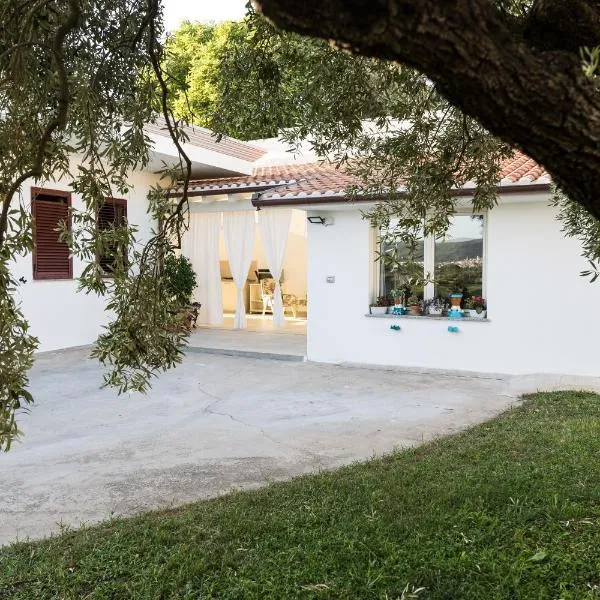 Domo Bonaeras，位于Irgoli的酒店