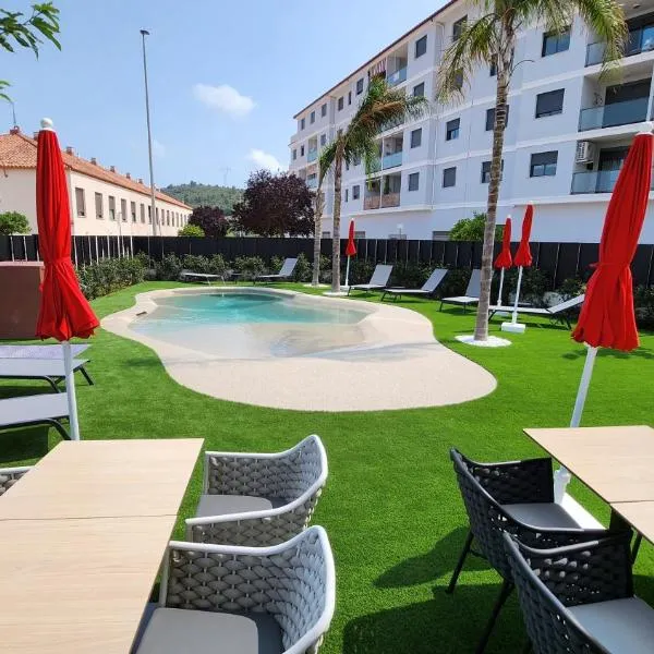 Sercotel Plana Suites，位于阿尔梅纳拉的酒店