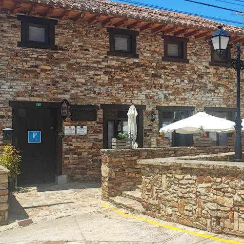 Posada de Serrada，位于Berzosa del Lozoya的酒店