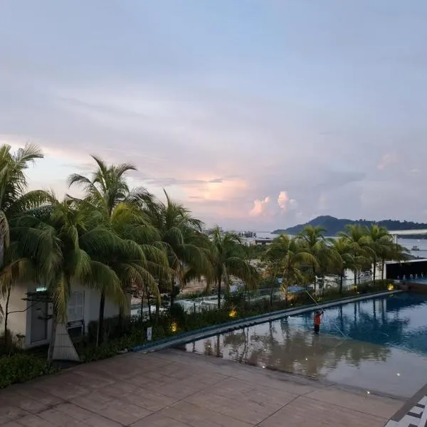 Seaview Condo 10pax #10minQueensbay #15minSpice，位于峇六拜的酒店