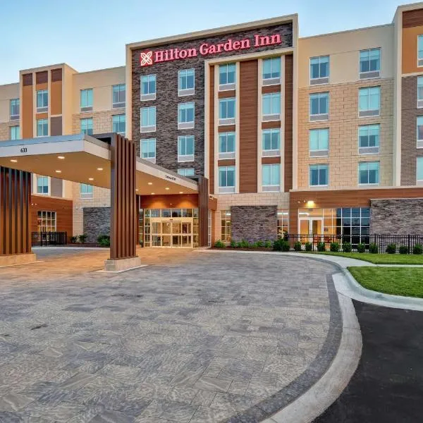 Hilton Garden Inn Lansing West，位于达塔森特唐施的酒店