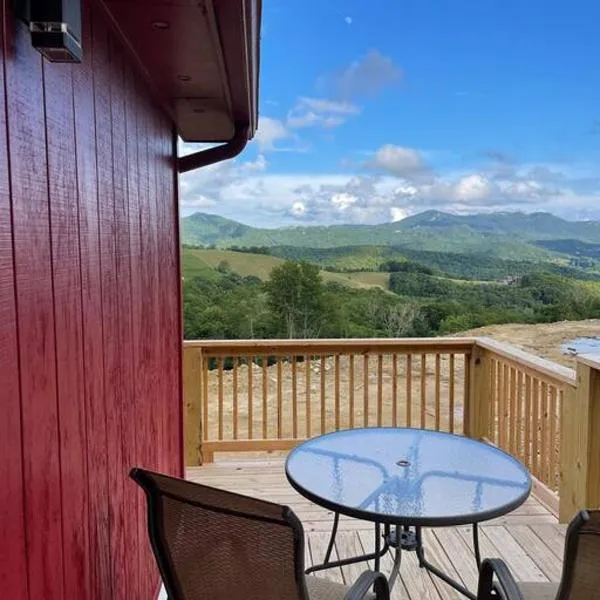 Crestview-Spectacular 3 bed 3 bath 5 min to slopes，位于班纳埃尔克的酒店