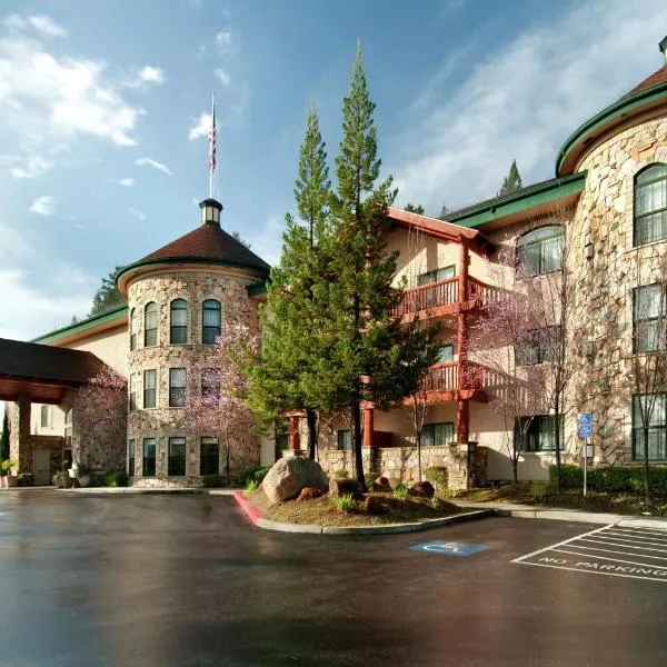 Hilton Santa Cruz Scotts Valley，位于Redwood Lodge的酒店