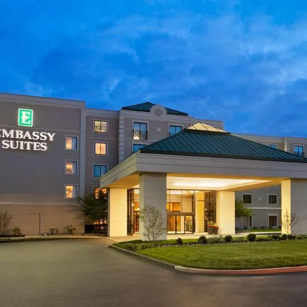 Embassy Suites by Hilton Philadelphia Airport，位于Glenolden的酒店