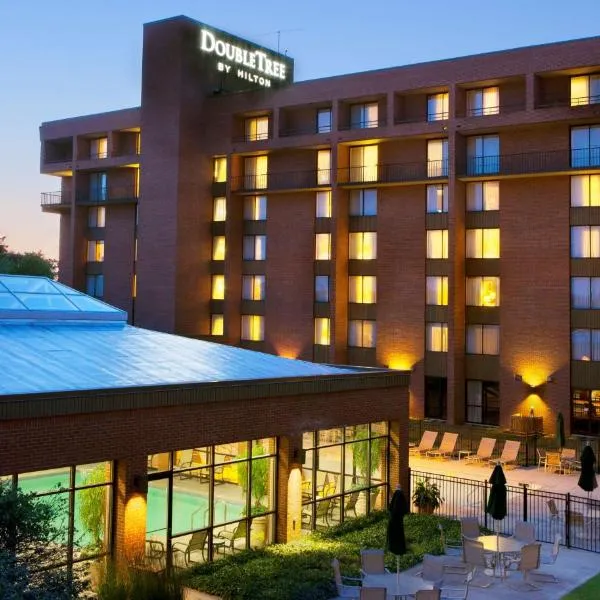 DoubleTree by Hilton Hotel Syracuse，位于东叙拉古的酒店