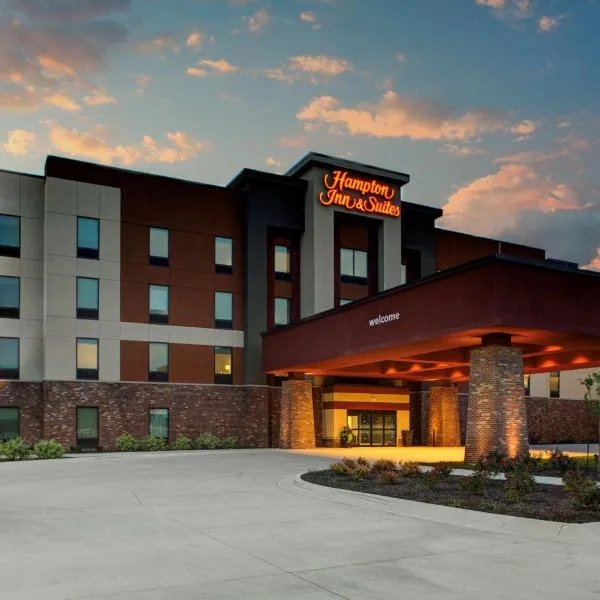 Hampton Inn & Suites Pittsburg Kansas Crossing，位于匹兹堡的酒店