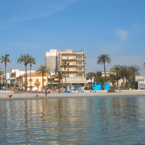 湖滨酒店，位于Los Lorcas的酒店