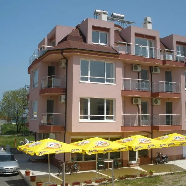 天堂酒店，位于Vizitsa的酒店