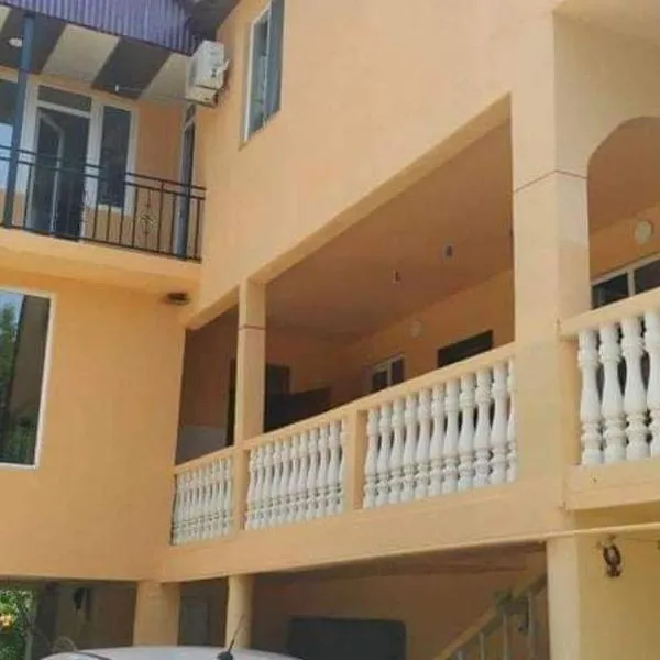 Guest House Violeta，位于高尼奥的酒店