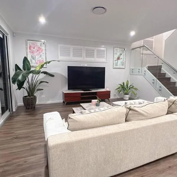 7 Aurora Ave Dunmore，位于Dunmore的酒店