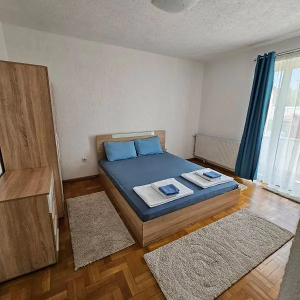 Central apartment in Prilep，位于普里莱普的酒店