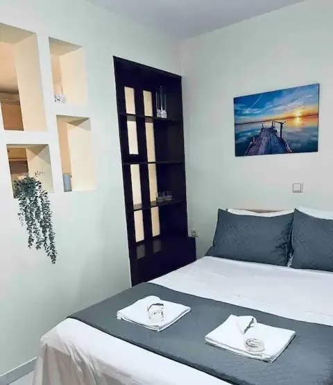 New Unique Apartment in Heraklion，位于Néa Alikarnassós的酒店