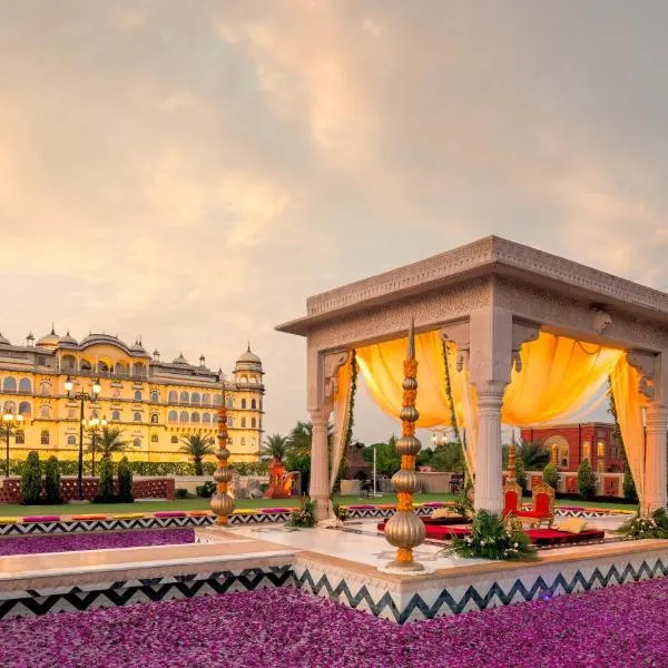 Noormahal Palace Hotel，位于卡尔纳尔的酒店