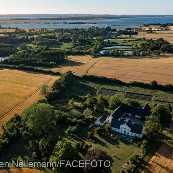 Fuglsanggaard. Private annex in nature.，位于Mosebølle的酒店